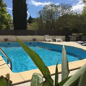 Hotel De, Tavel